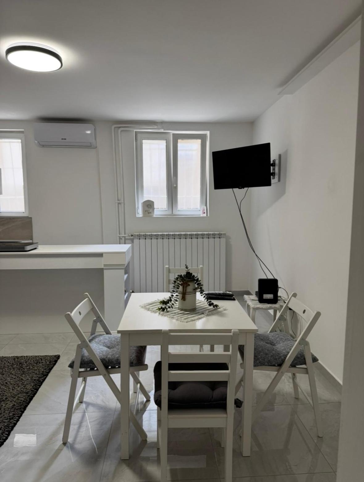 Alexandar13 Apartment เบลเกรด ภายนอก รูปภาพ